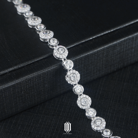 Clustered Round Brilliant Bracelet - White Gold