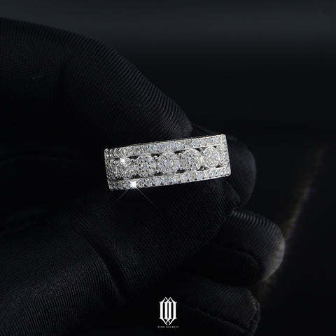 VVS Moissanite Clustered Setting Ring