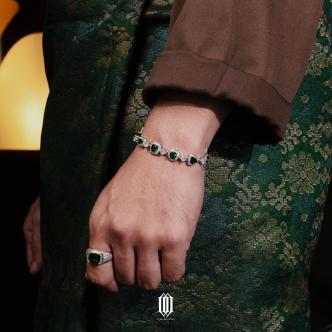Clustered Distinct Cut Bracelet - Green