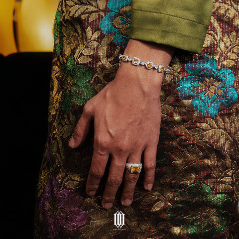 Clustered Distinct Cut Bracelet - Yellow