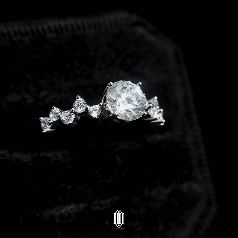 VVS Moissanite Sofia Ring - White Gold