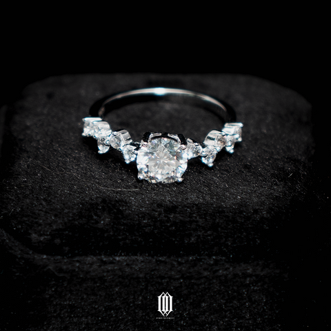 VVS Moissanite Sofia Ring - White Gold