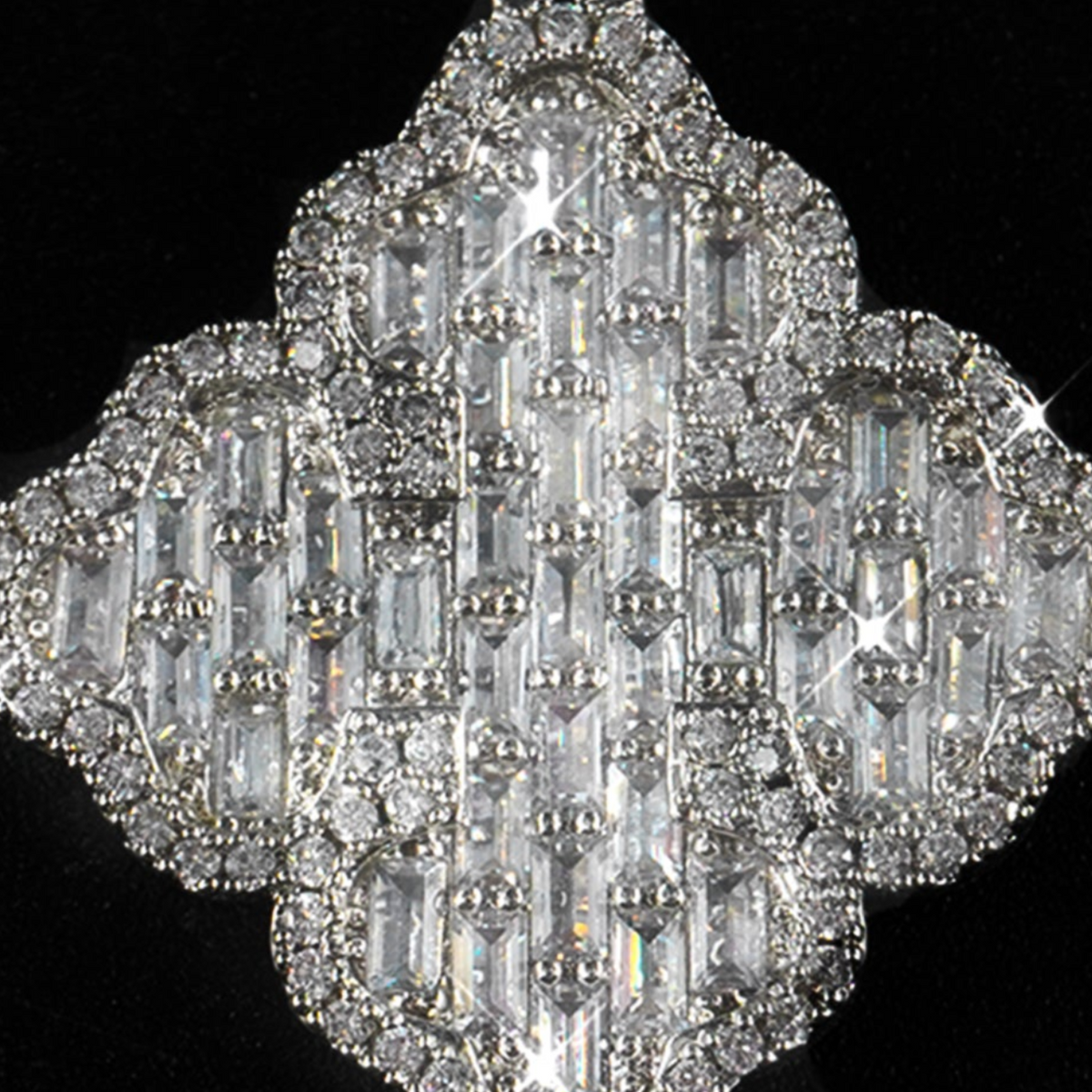 Baguette Clover Pendant - White Gold