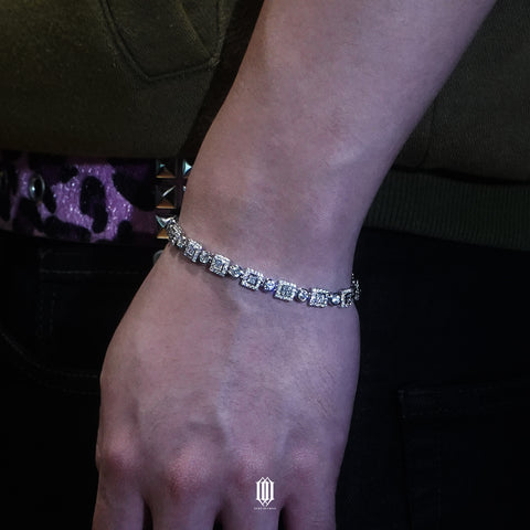 Clustered Square Brilliant Bracelet - White Gold