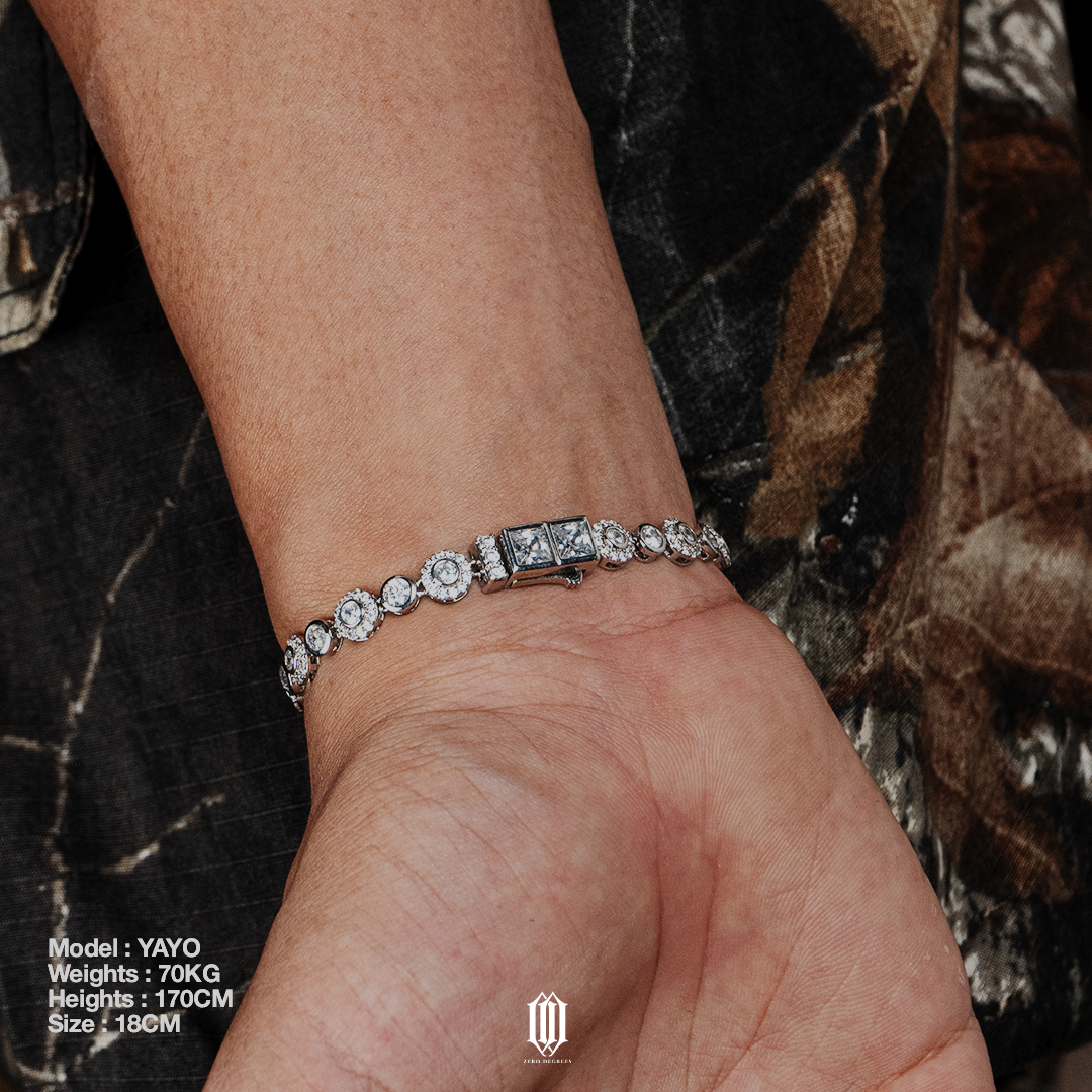 Clustered Round Brilliant Bracelet - White Gold
