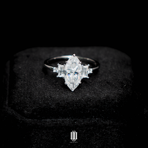 VVS Moissanite Amelia Ring - White Gold