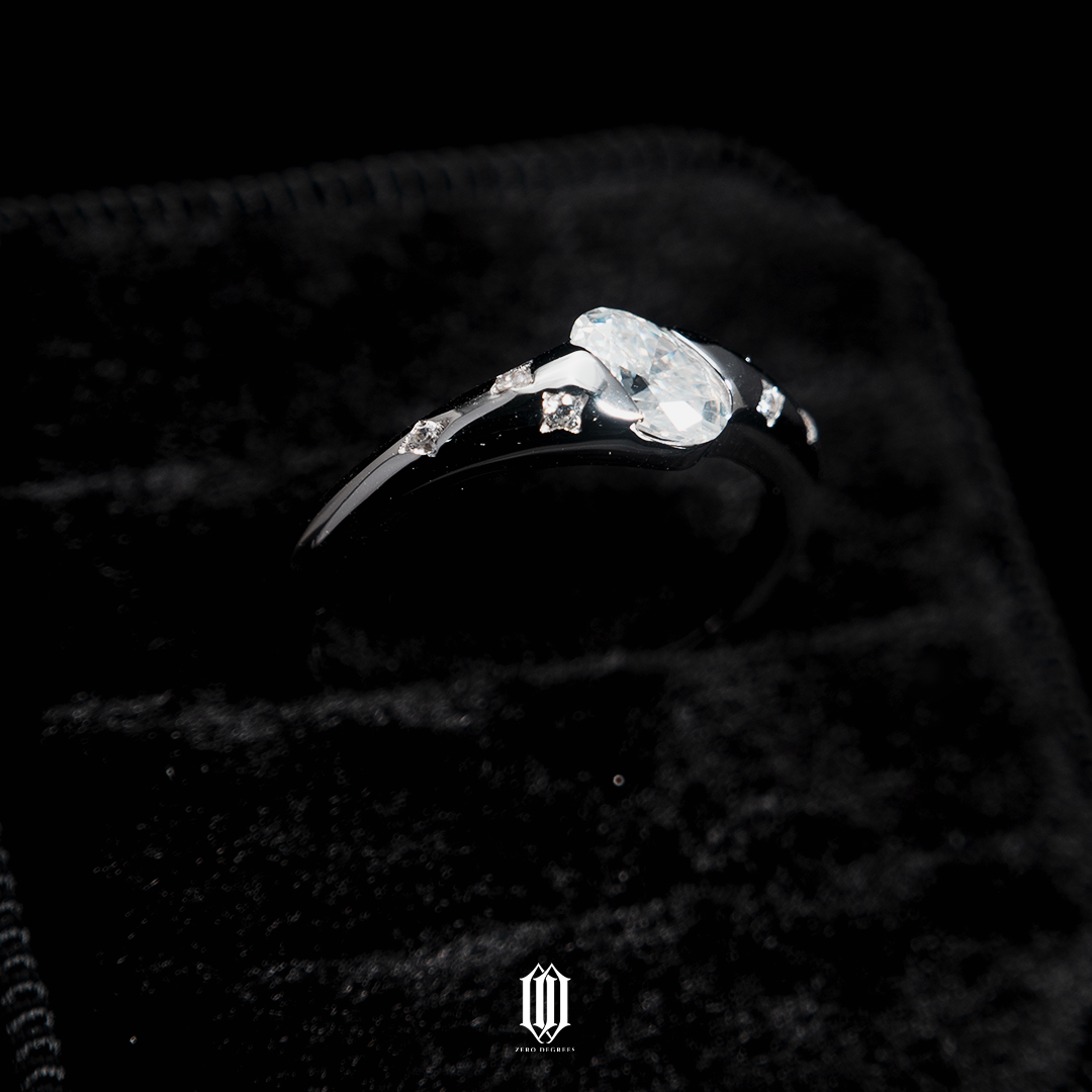 VVS Moissanite Aira Ring - White Gold