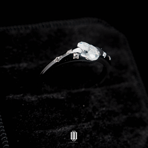 VVS Moissanite Aira Ring - White Gold