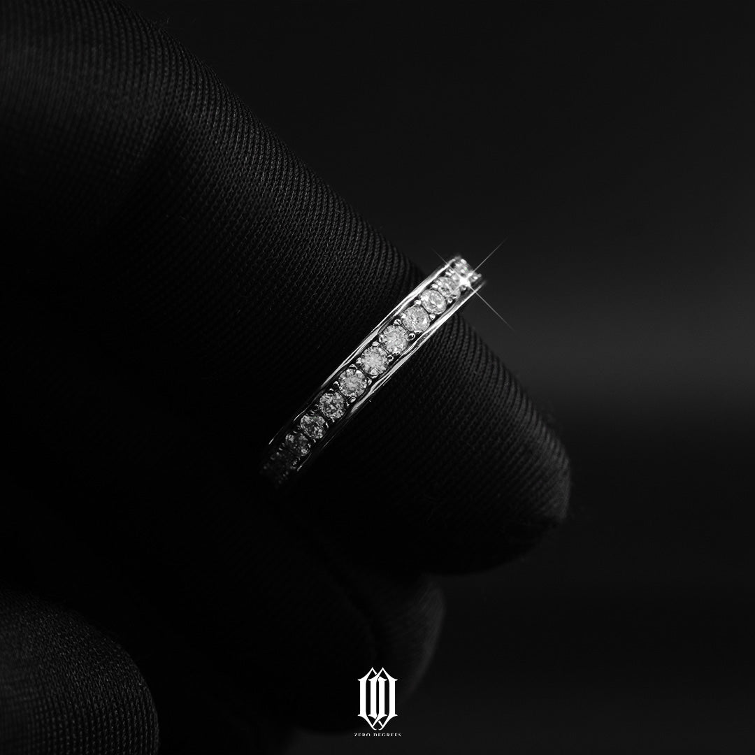 VVS Moissanite Single Row Round Cut Ring