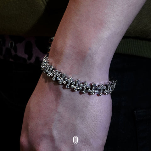 Victorian Cross Bracelet - White Gold