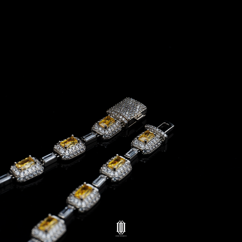 Clustered Baguette Emerald Bracelet - Yellow