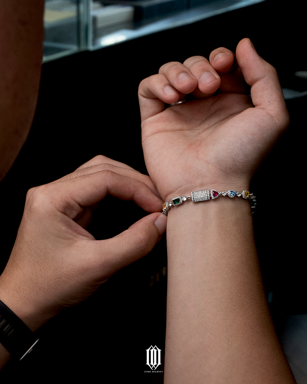 Multicolor Clustered Distinct Cut Bracelet 2.0 - White Gold
